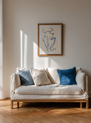 Rostro de mujer minimalista azul